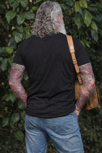 I Drink Whiskey and I Know Things T-Shirt – Funny Whiskey Lover Men’s Graphic Tee